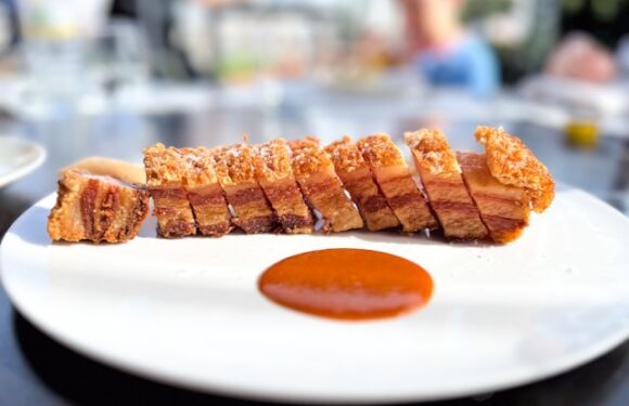 Schab zapiekany z pieczarkami, serem i majonezem – przepis na soczyste i aromatyczne danie