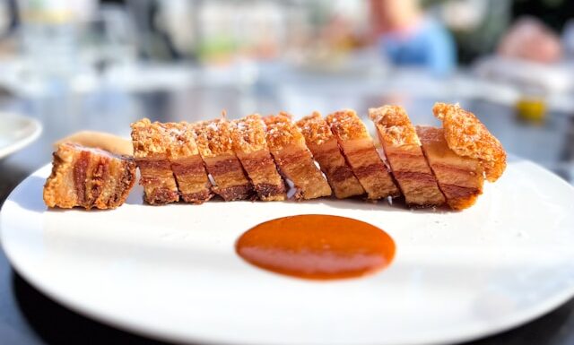 Schab zapiekany z pieczarkami, serem i majonezem – przepis na soczyste i aromatyczne danie