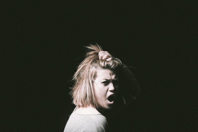 Uwalnianie emocji – jak radzić sobie z tłumionymi uczuciami?