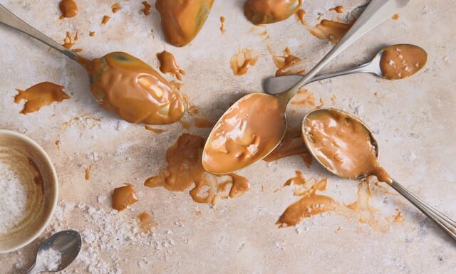 Masa kajmakowa z puszki – jak używać i w czym się sprawdzi?