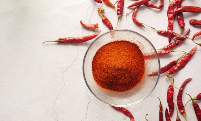 Jak złagodzić smak papryki chili w potrawie?