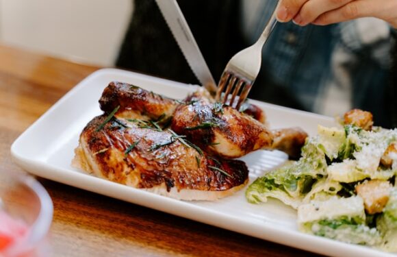 Pomysł na pierś z kurczaka z piekarnika – koniecznie wypróbuj ten przepis!