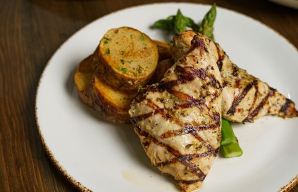 Pierś z kurczaka ze szpinakiem w piekarniku