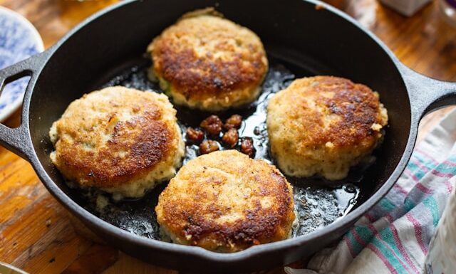 Soczyste kotlety mielone z pieczarkami i serem – przepis na pyszny obiad