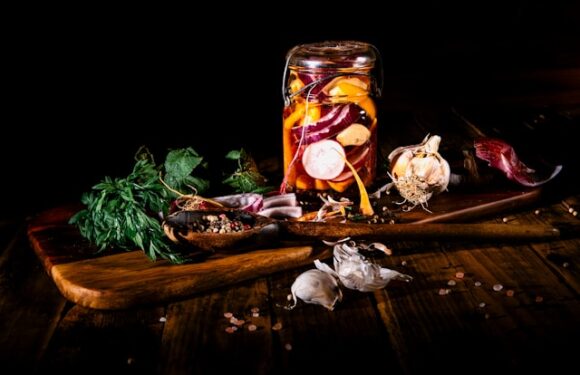 Sałatka z papryki i cebuli do słoików na zimę – sprawdzony przepis